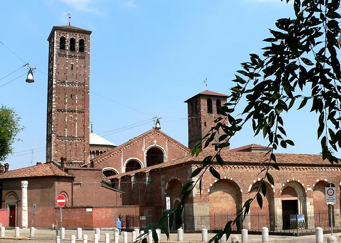Sant'Ambrogio historic apartment - In front of Cattolica