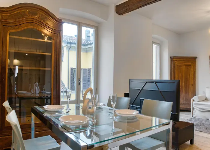Sant'Ambrogio historic apartment - In front of Cattolica