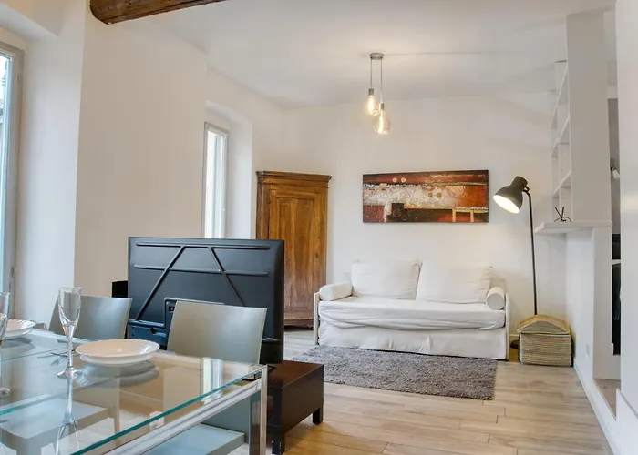 Sant'Ambrogio historic apartment - In front of Cattolica